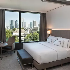 **** Hotel Meliá Frankfurt Alemania